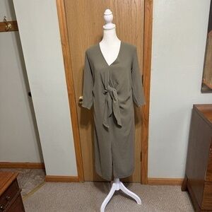 Zara Small Solid Green 3/4 Sleeve V-Neck Mid Calf Shift Dress - EUC